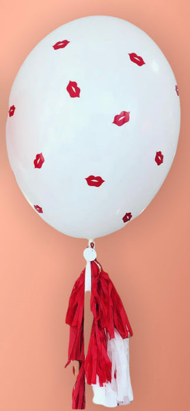 Large Kisses Balloon